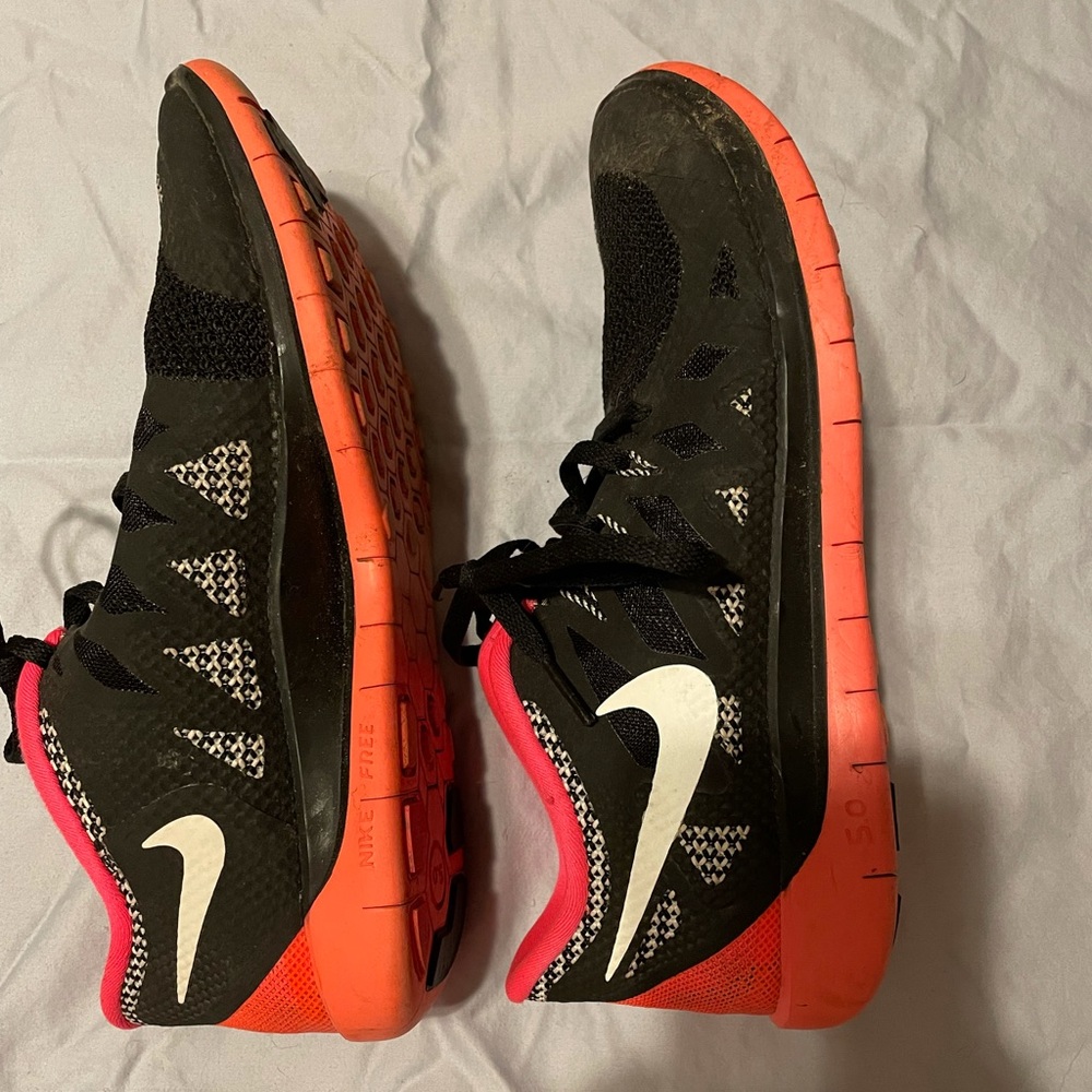 Nike Tennis Shoes